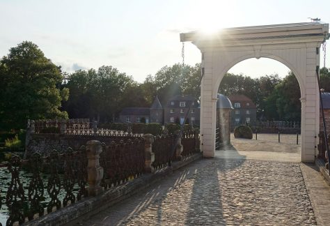 Romantik Hotel Wasserburg Anholt. Historische Zugbrücke der Burg.